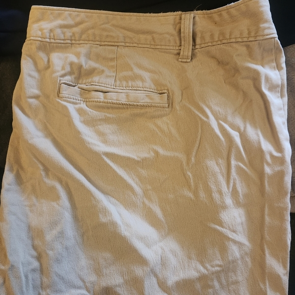Old Navy khaki pants women's plus - Picture 2 of 5